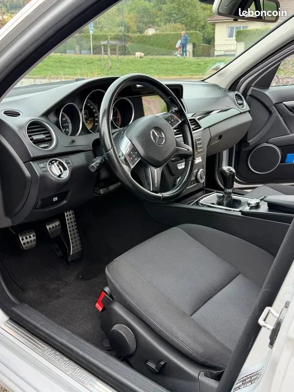 Mercedes-Benz C-Class 2012 photo 3