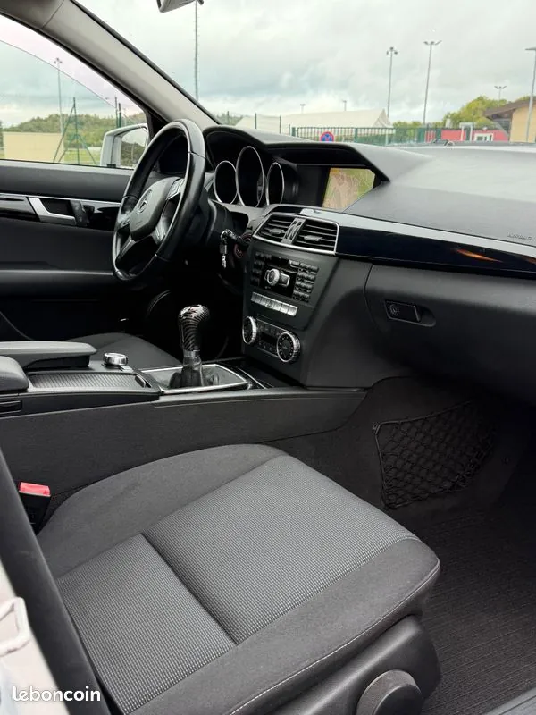 Mercedes-Benz C-Class 2012 photo 4