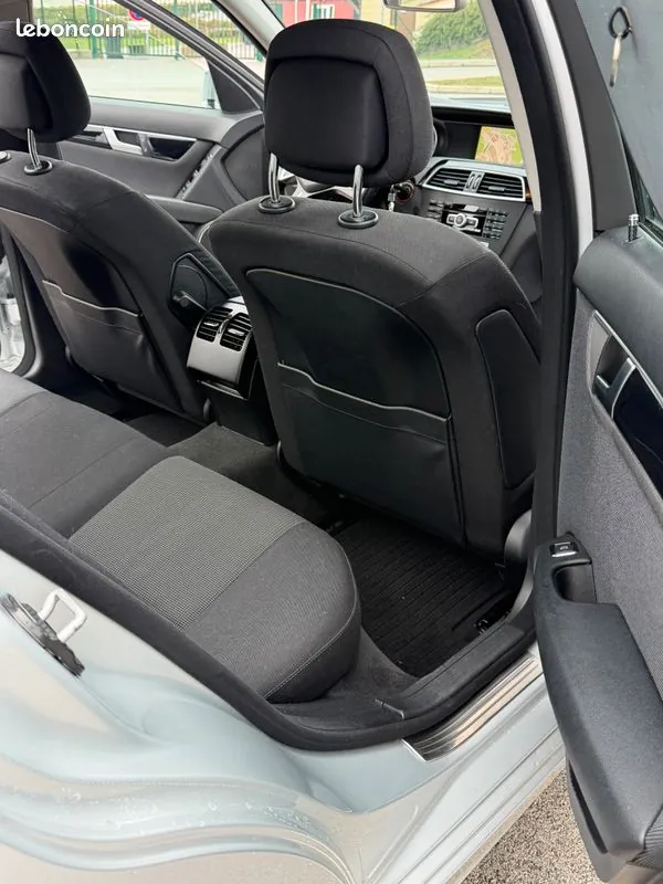 Mercedes-Benz C-Class 2012 photo 5