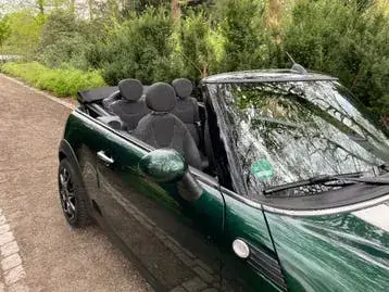 Mini Cooper Cabrio 2011 photo 2