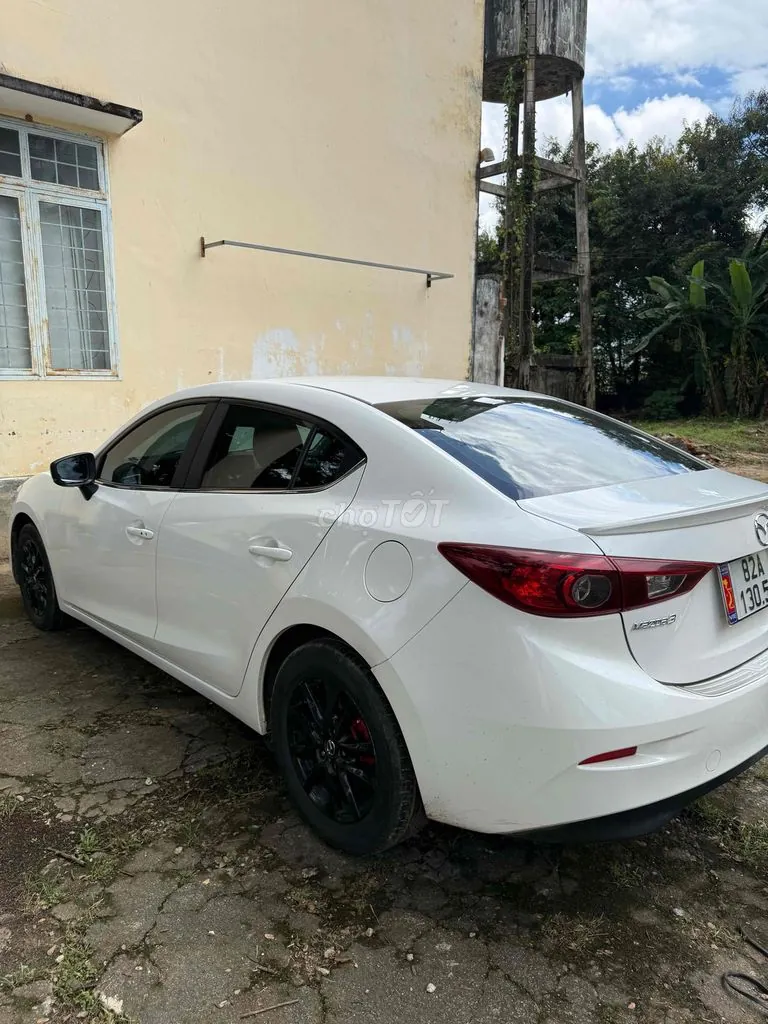 Mazda 3 2018 photo 3
