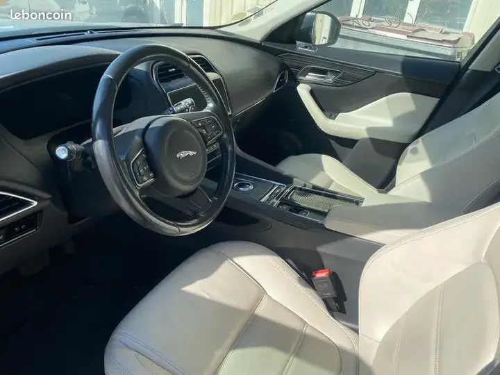Jaguar F-Pace 2016 photo 5