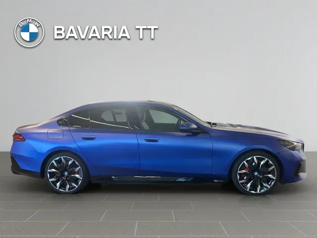 BMW 5 Series 2025 photo 2