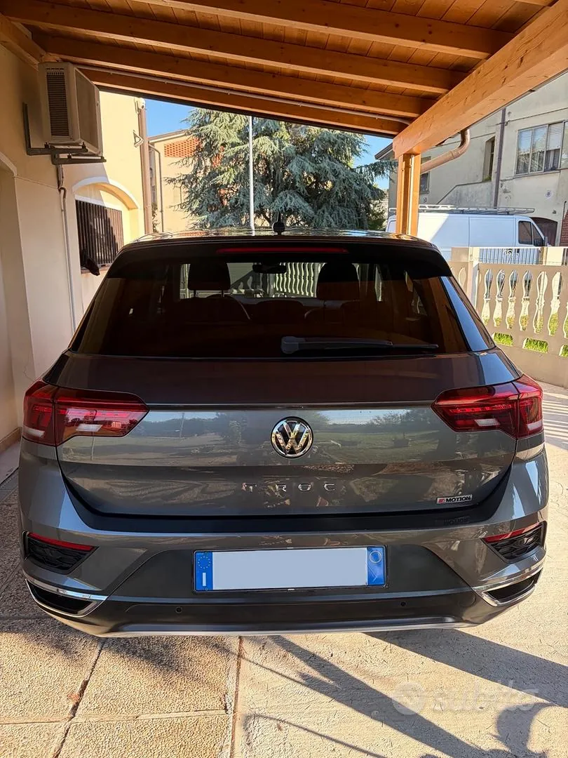 Volkswagen T-Roc 2018 photo 2