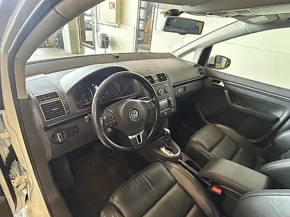 Volkswagen Touran 2015 photo 4