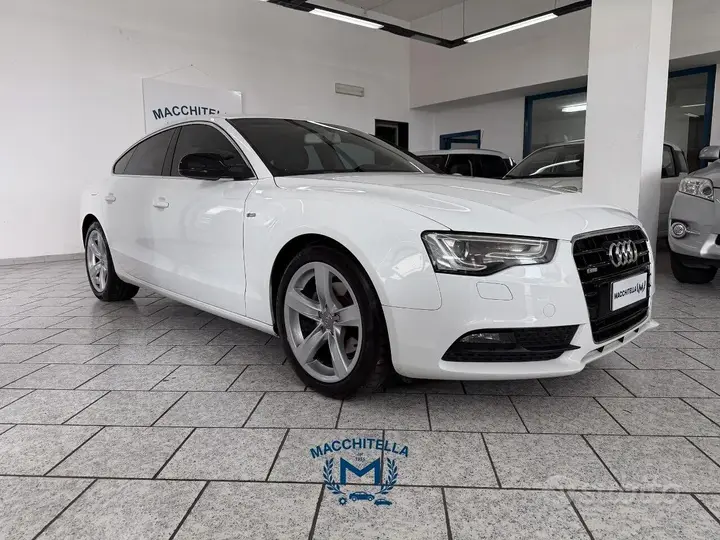 Audi A5 2012 photo 2