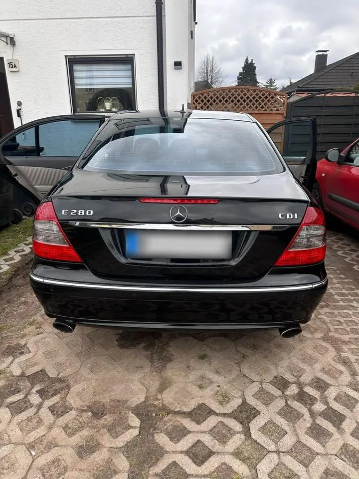 Mercedes-Benz E 280