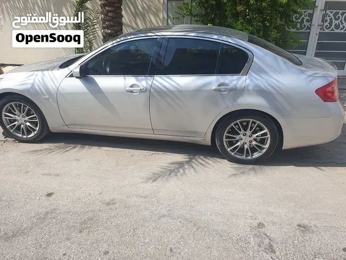 Infiniti G25 2014 photo 2