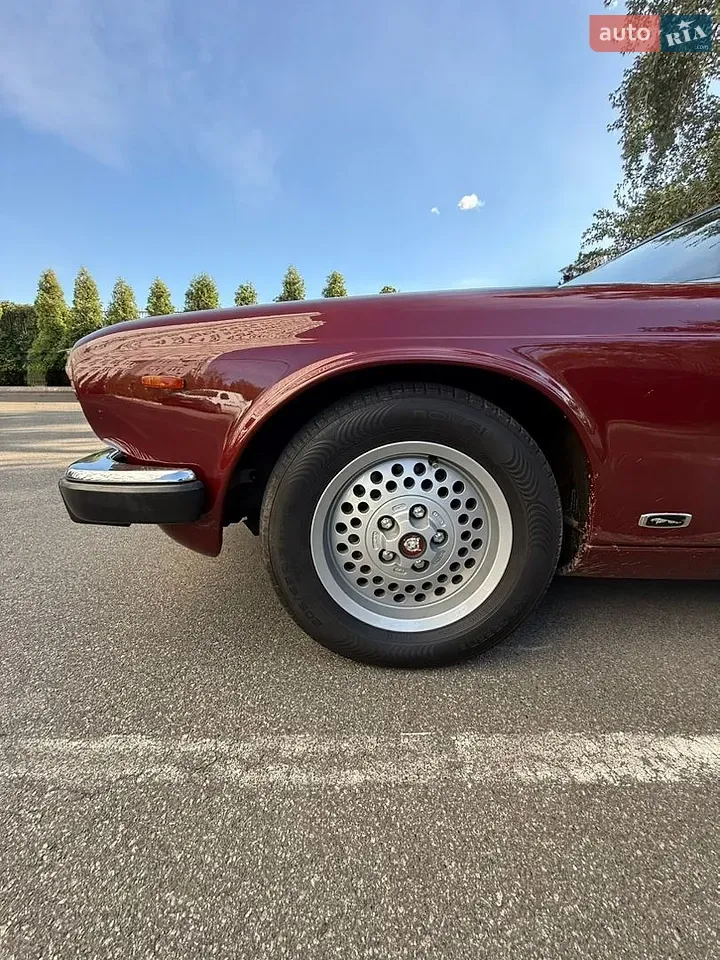 Jaguar Xj 1985 photo 3