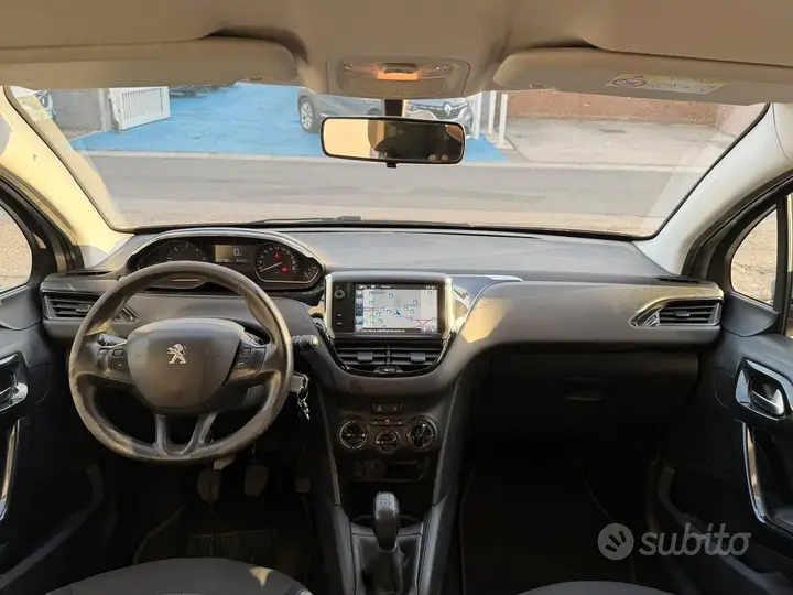 Peugeot 208 2016 photo 2