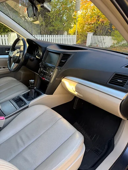 Subaru Legacy 2010 photo 3