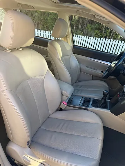 Subaru Legacy 2010 photo 4