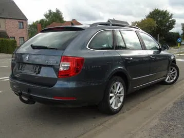 Skoda Superb 2014 photo 3