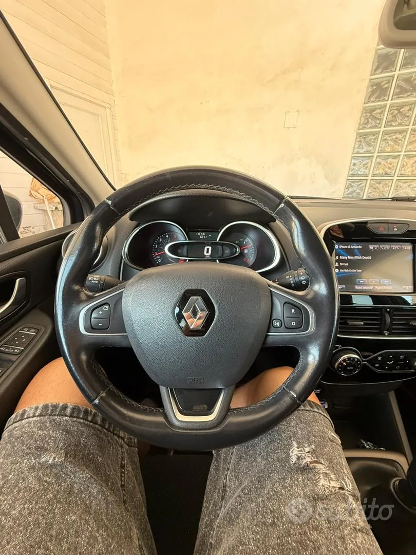 Renault Clio 2017 photo 2