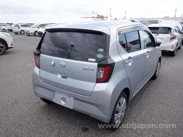 Daihatsu Mira 2018 photo 4