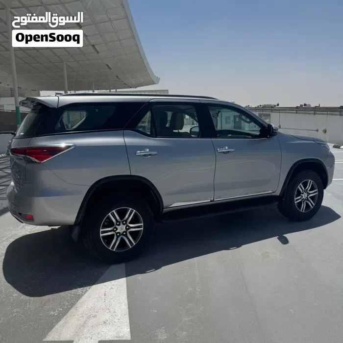 Toyota Fortuner 2023 photo 4