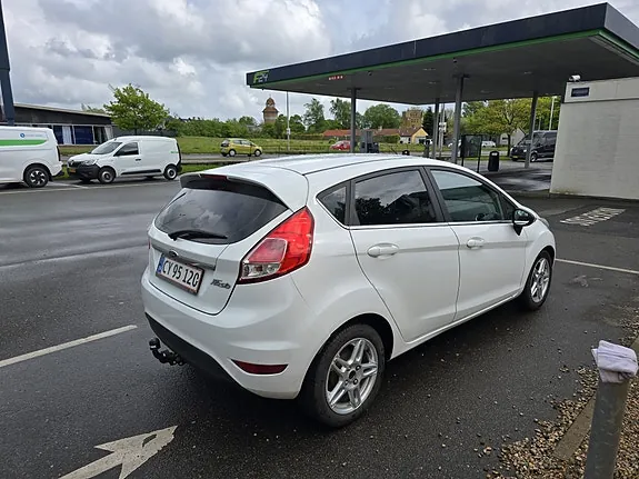 Ford Fiesta 2015 photo 3
