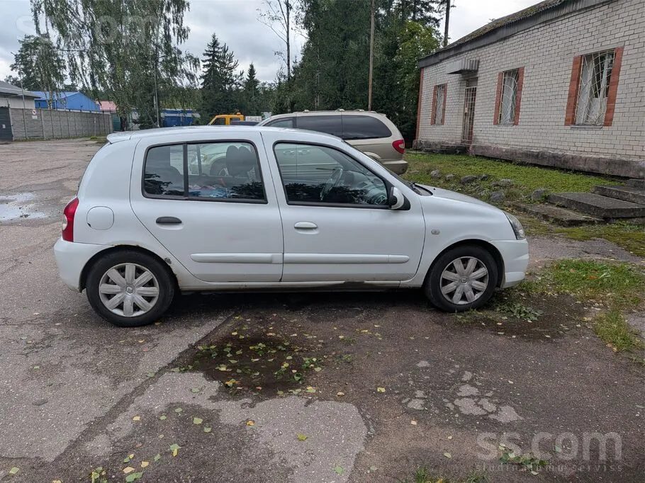 Renault Clio 2011 photo 4