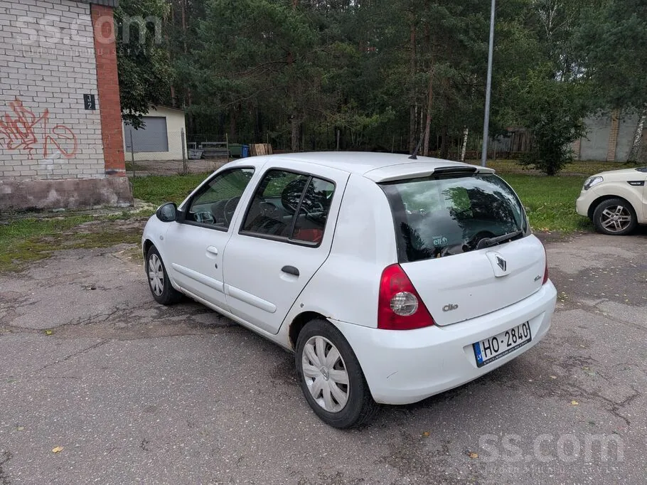 Renault Clio 2011 photo 2