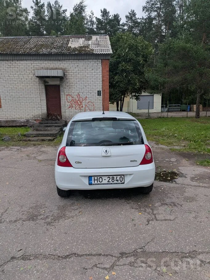 Renault Clio 2011 photo 3