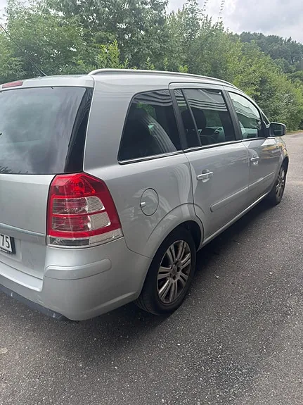 Opel Zafira 2011 photo 2