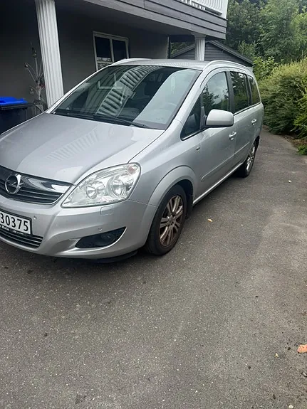 Opel Zafira 2011 photo 4
