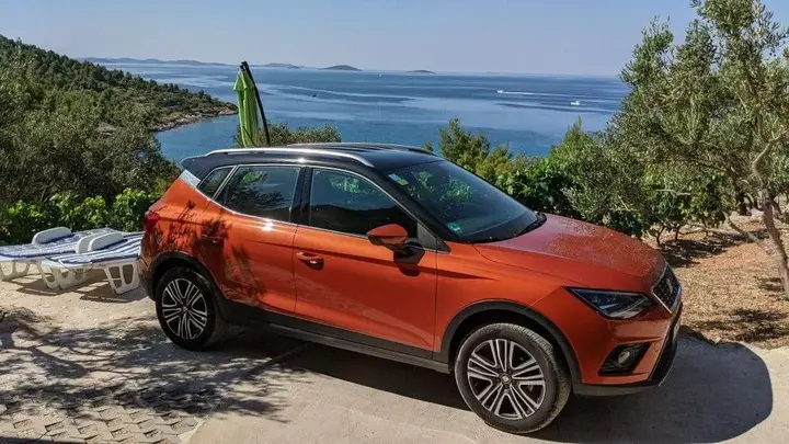 Seat Arona