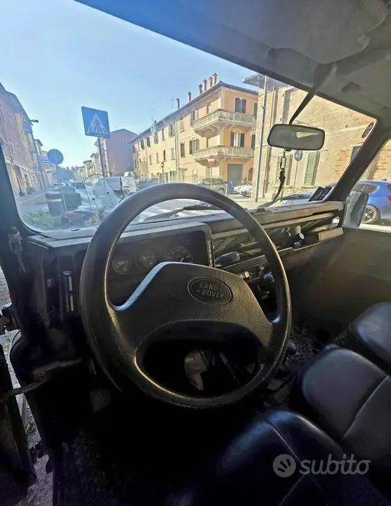 Land Rover Defender 90 1992 photo 5