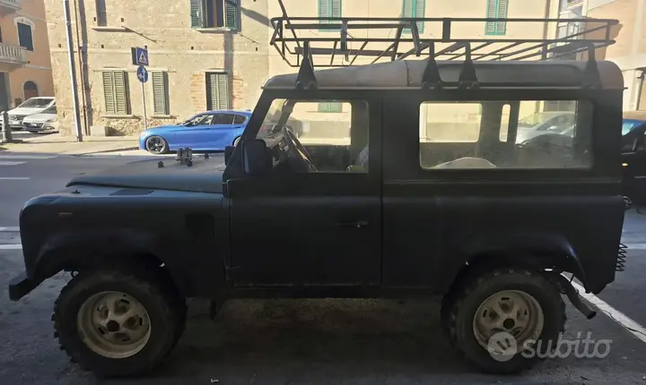 Land Rover Defender 90 1992 photo 2