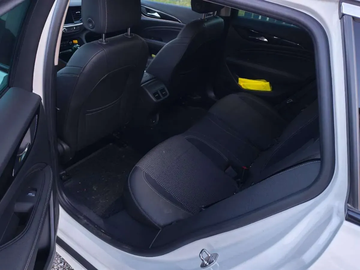 Opel Insignia 2018 photo 2
