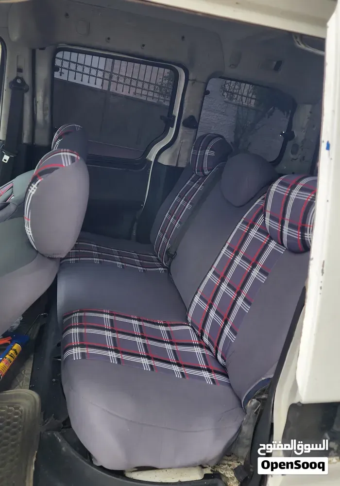 Peugeot Partner 2011 photo 2