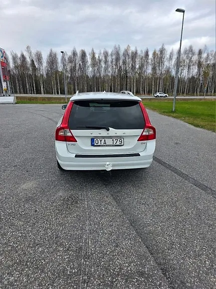 Volvo V70 2012 photo 4
