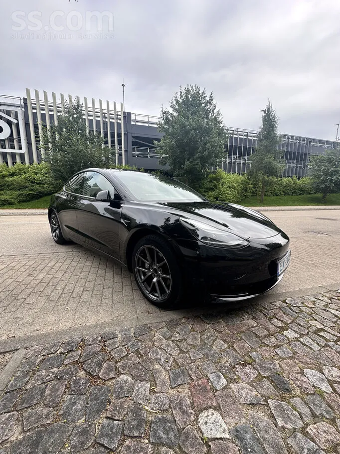Tesla Model 3 2021 photo 3