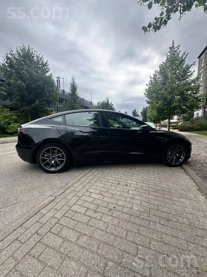 Tesla Model 3 2021 photo 4