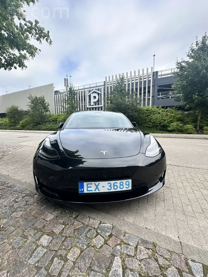Tesla Model 3 2021 photo 2