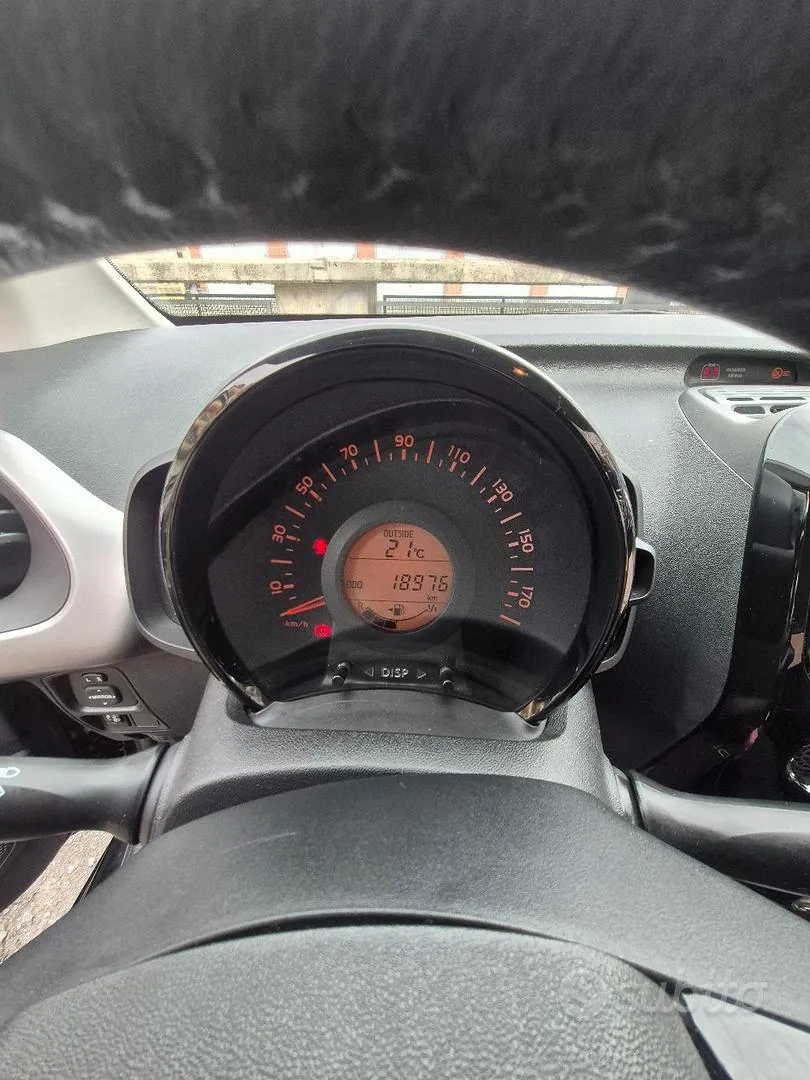 Peugeot 108 2015 photo 4
