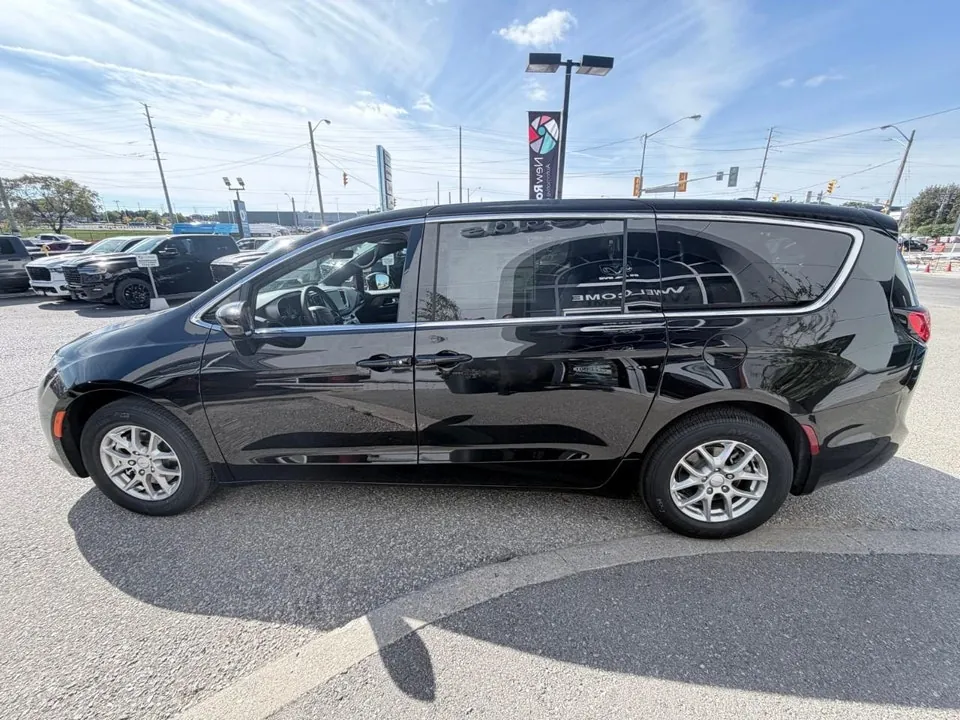 Chrysler Grand Caravan 2027 photo 3