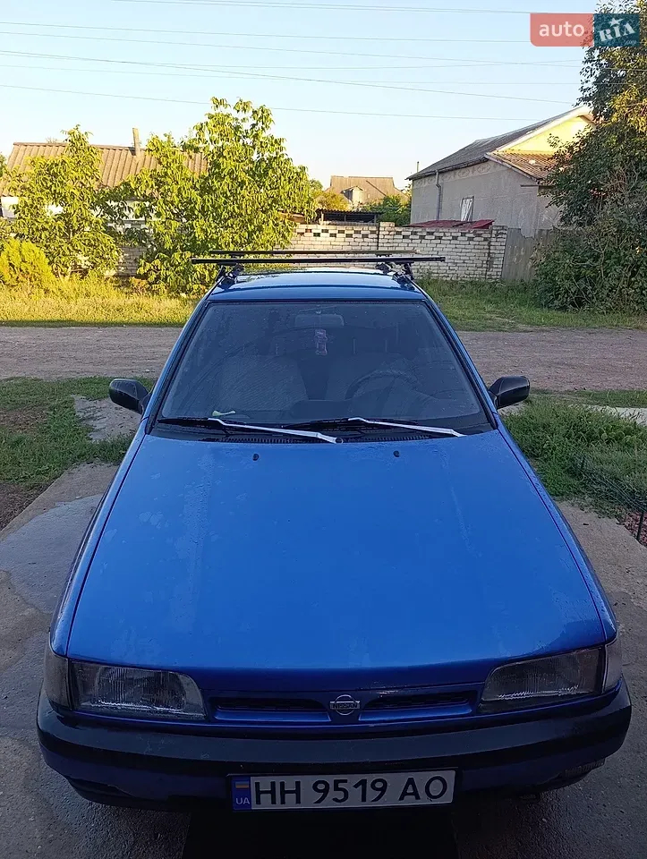 Nissan Sunny 1995 photo 4