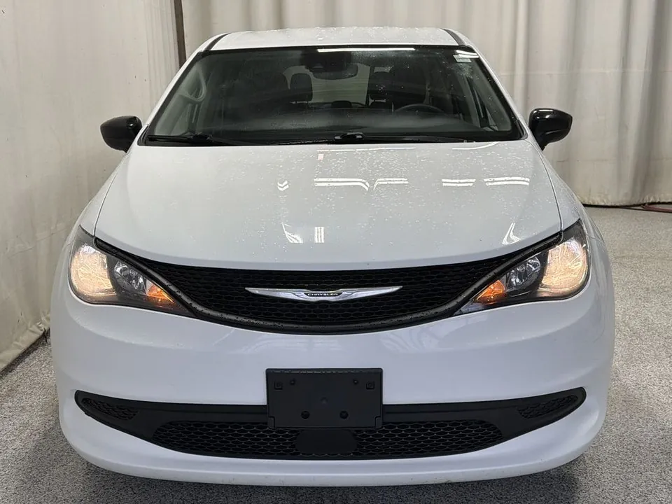 Chrysler Grand Caravan 2024 photo 4