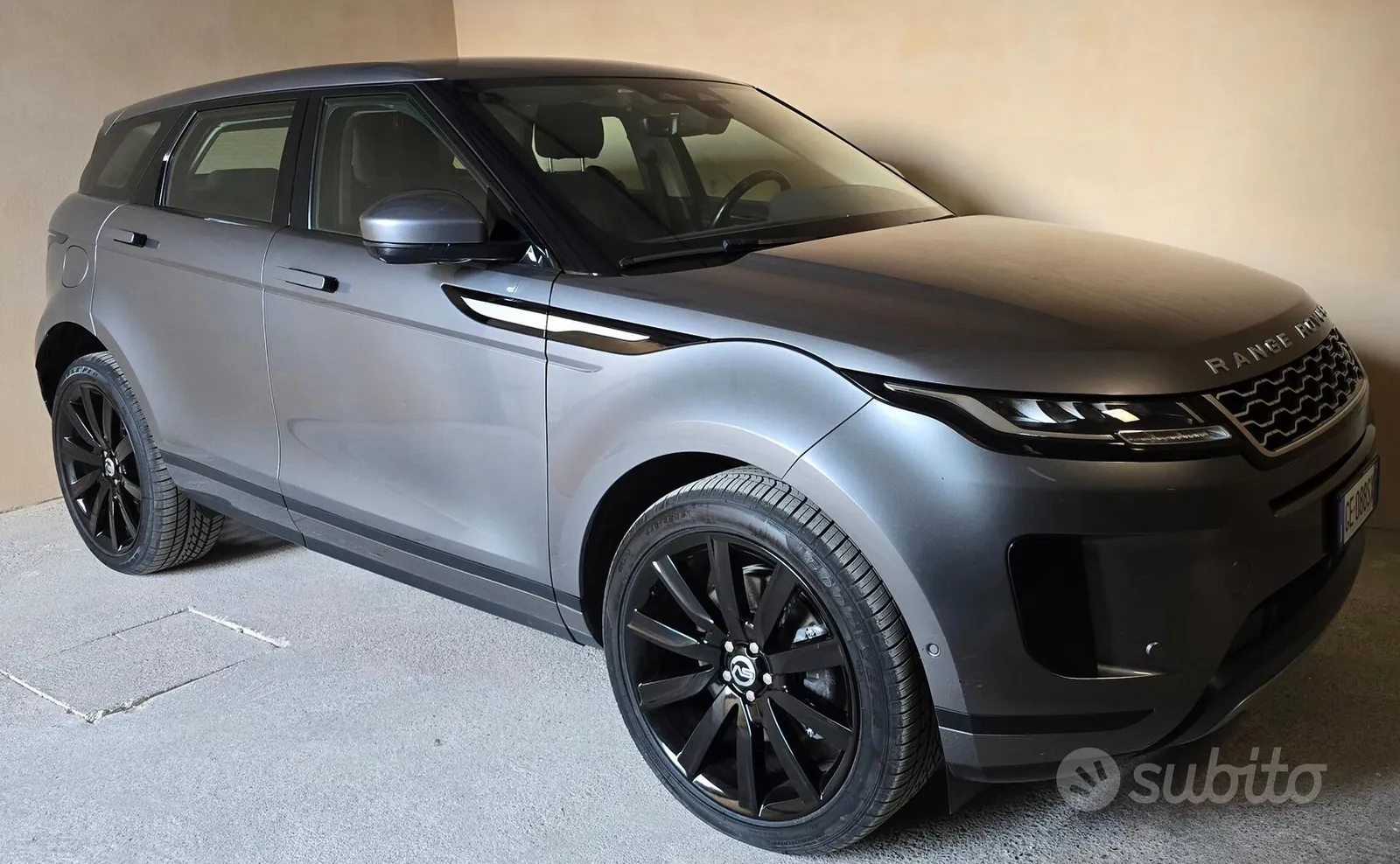 Land Rover Range Rover Evoque 2021 photo 2