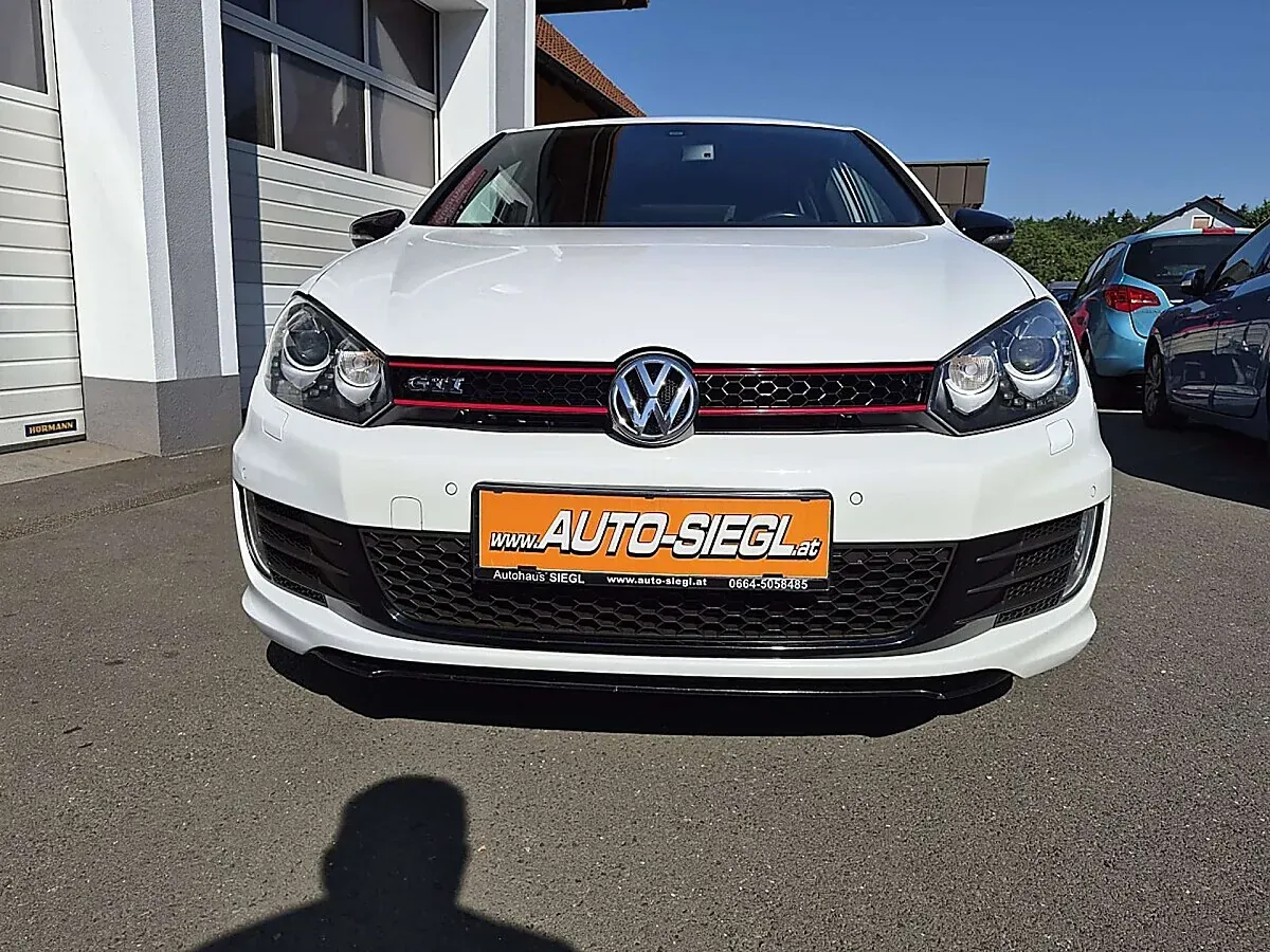 Volkswagen Golf 2012 photo 2