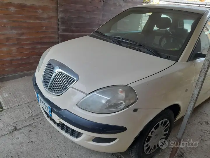 Lancia Ypsilon 2003 photo 3