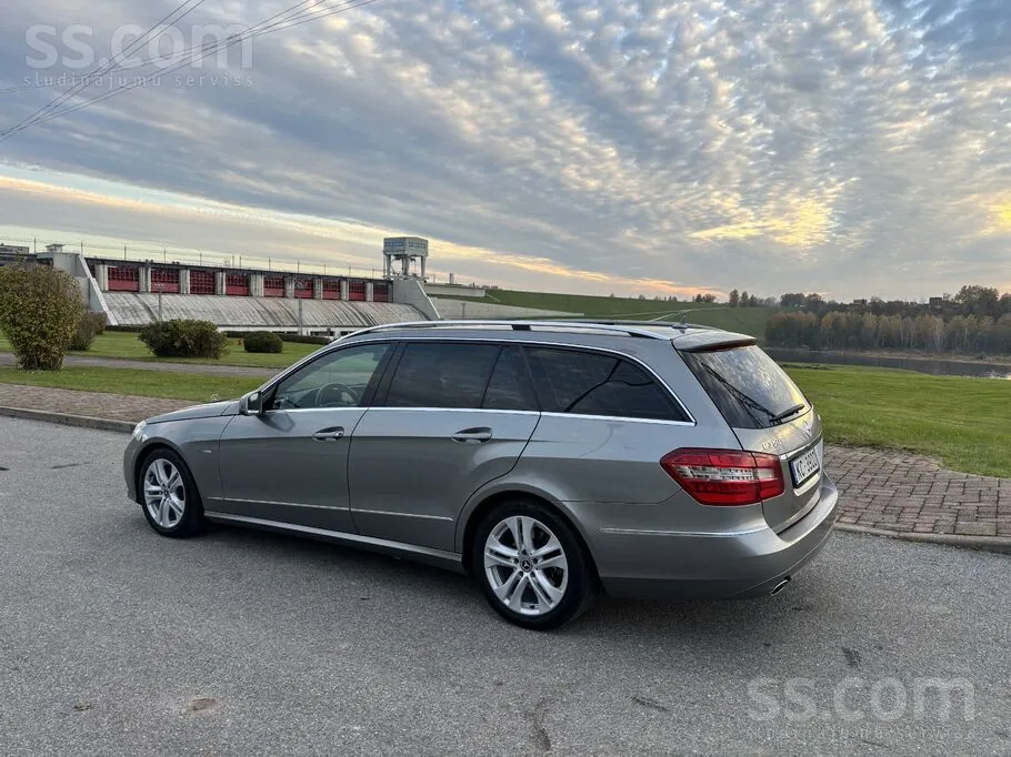 Mercedes-Benz E350 2010 photo 4