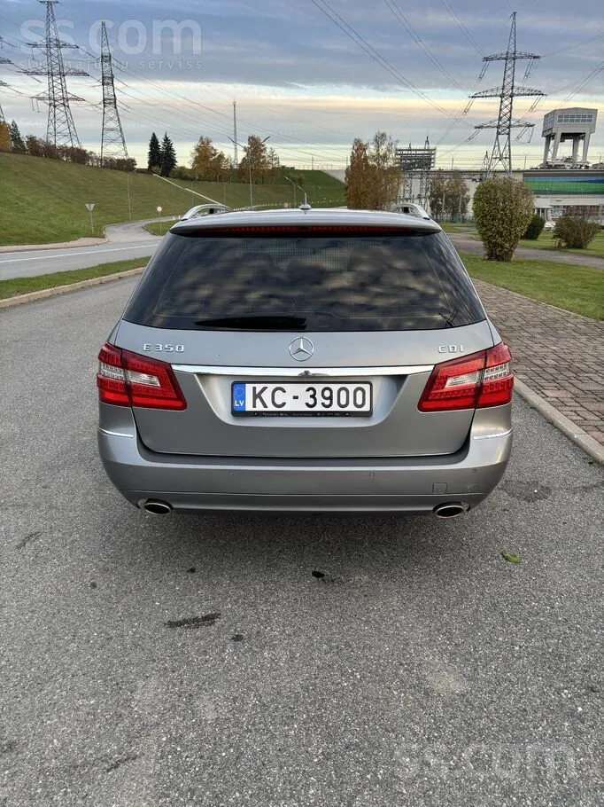 Mercedes-Benz E350 2010 photo 5
