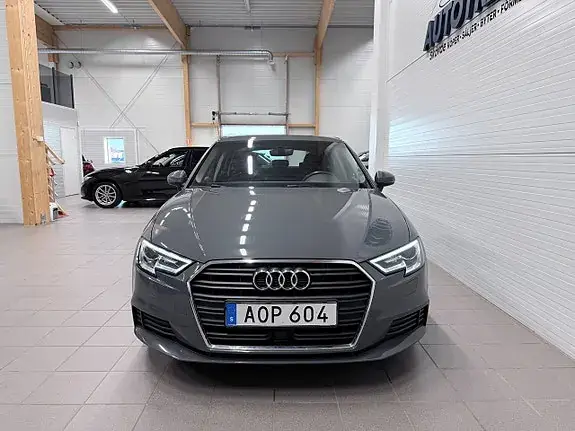 Audi A3 2018 photo 2