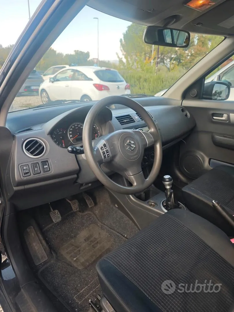 Suzuki Swift 2007 photo 5