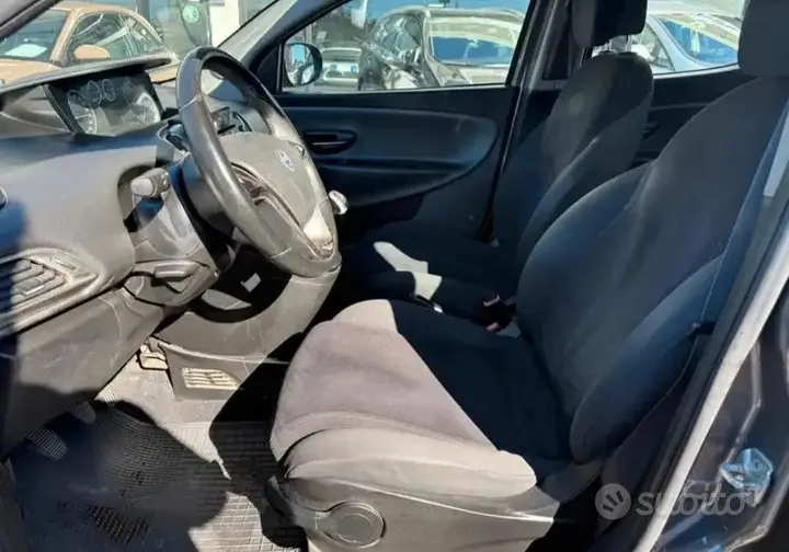 Lancia Ypsilon 2012 photo 5