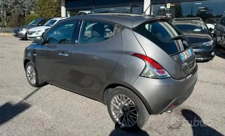 Lancia Ypsilon 2012 photo 2