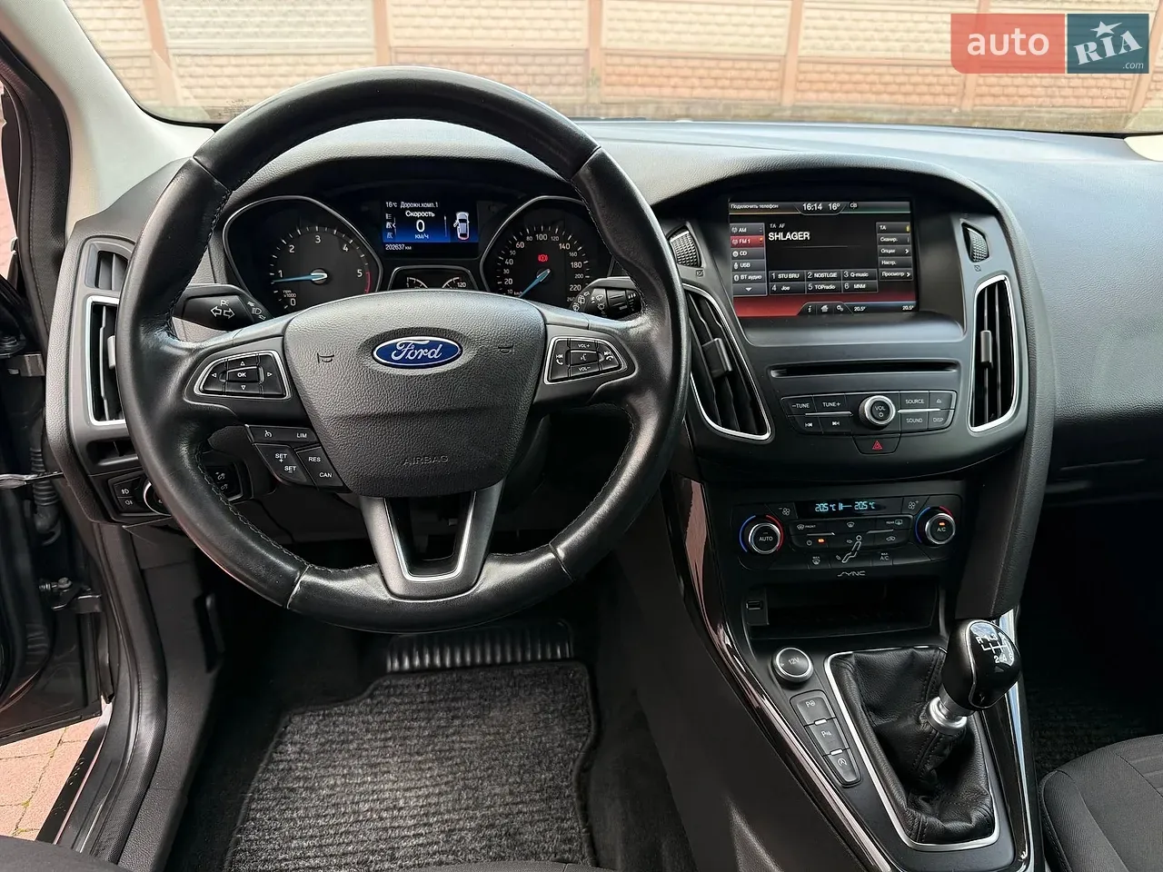Ford Focus 2015 photo 2