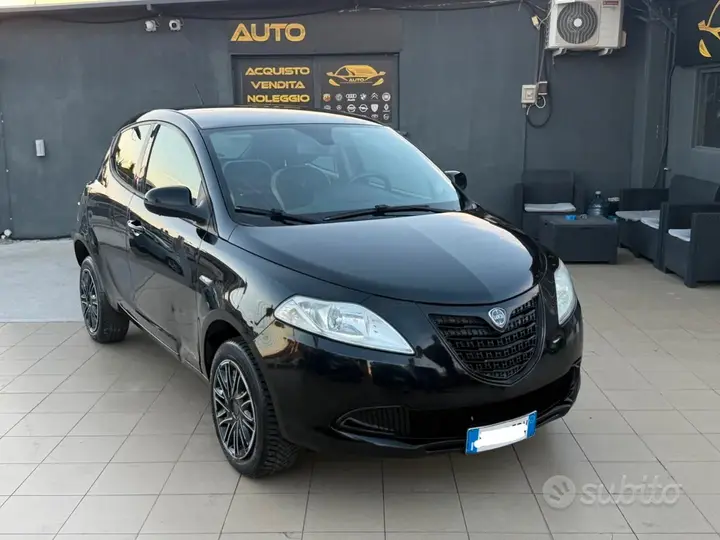 Lancia Ypsilon